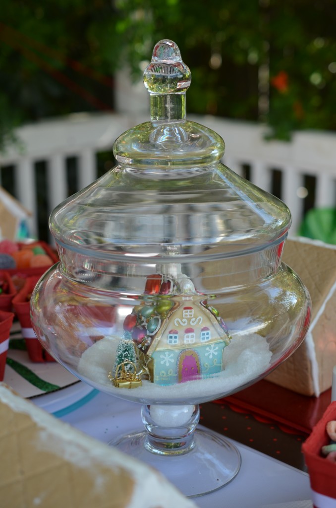 gingerbread party - apothecary centerpiece with house ornament