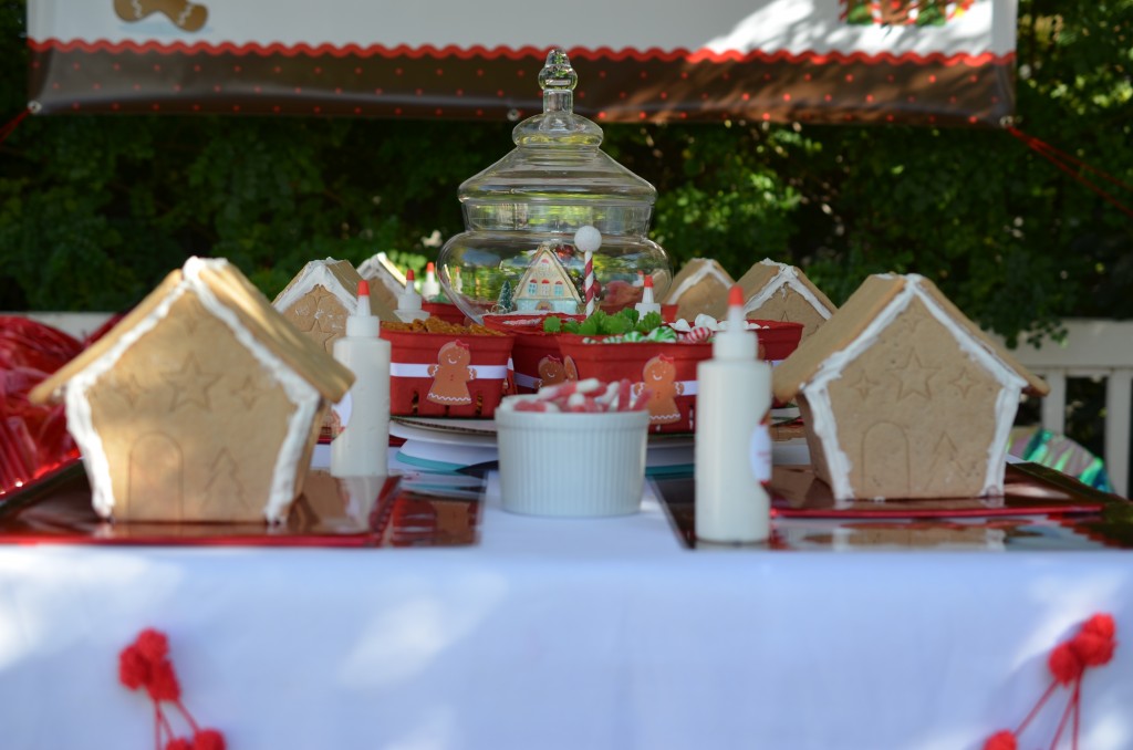 gingerbread party - holiday ornament center stage