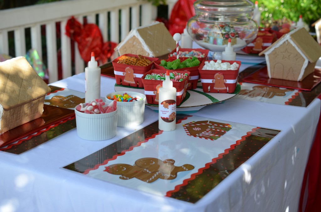 gingerbread party - placemats and round stickers on frosting bottle