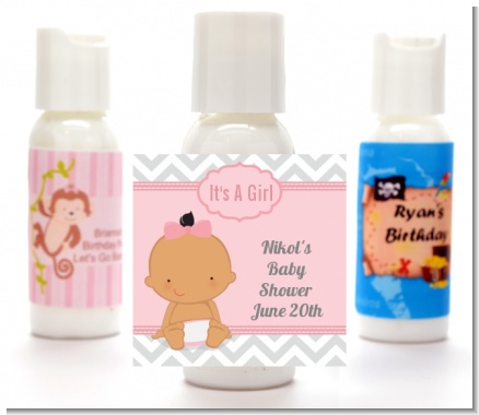 It's A Girl Chevron Hispanic - Personalized Baby Shower Lotion Favors